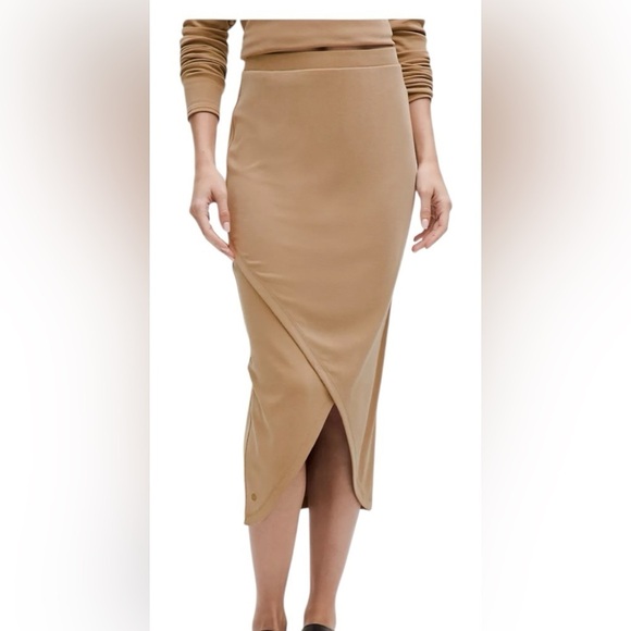 lululemon athletica Dresses & Skirts - Lululemon Drapey Softstreme Column Midi Skirt. Sz. M